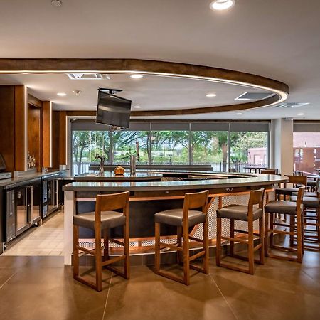 Doubletree By Hilton Dallas-Farmers Branch Eksteriør billede