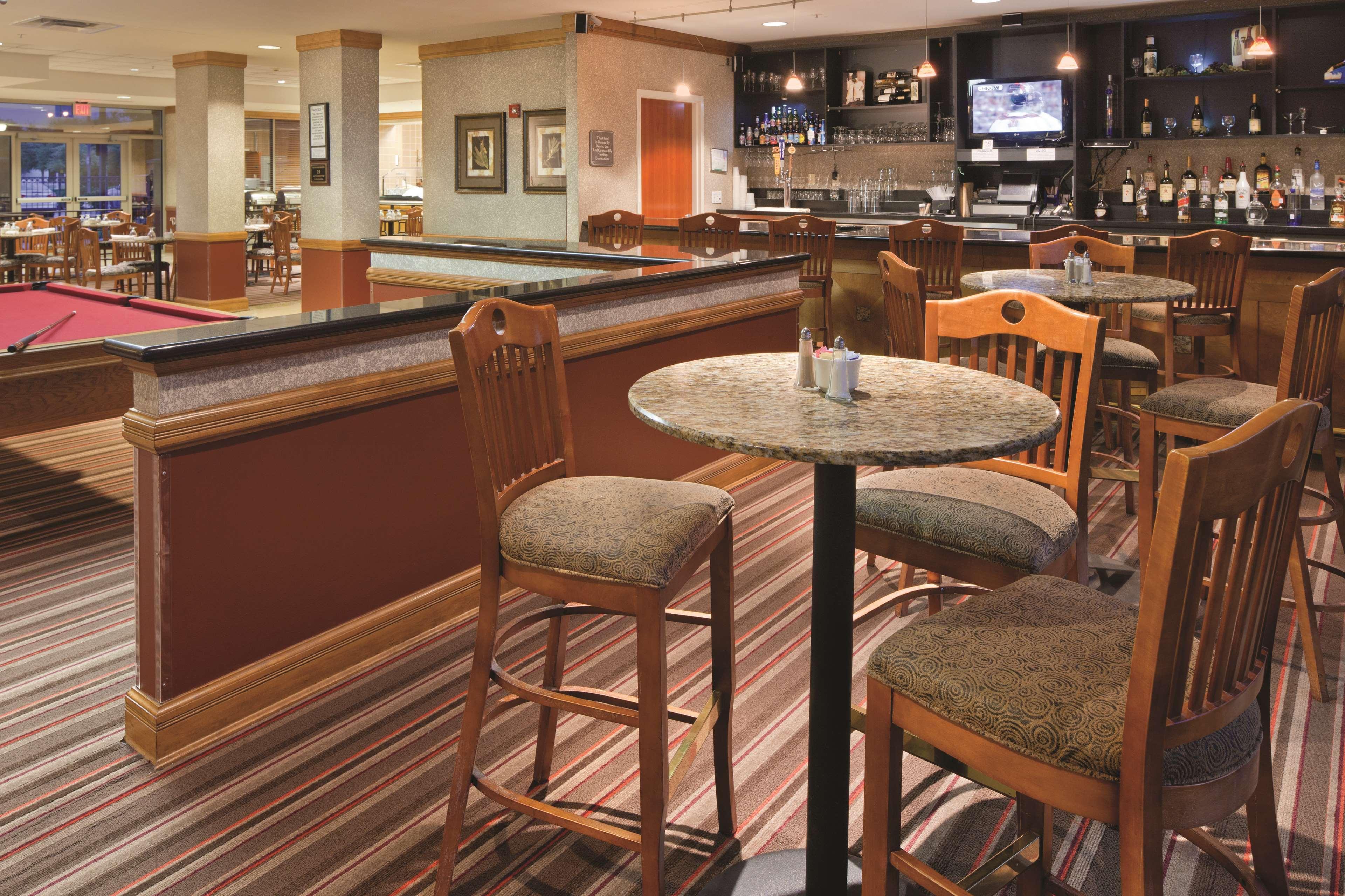 Doubletree By Hilton Dallas-Farmers Branch Eksteriør billede
