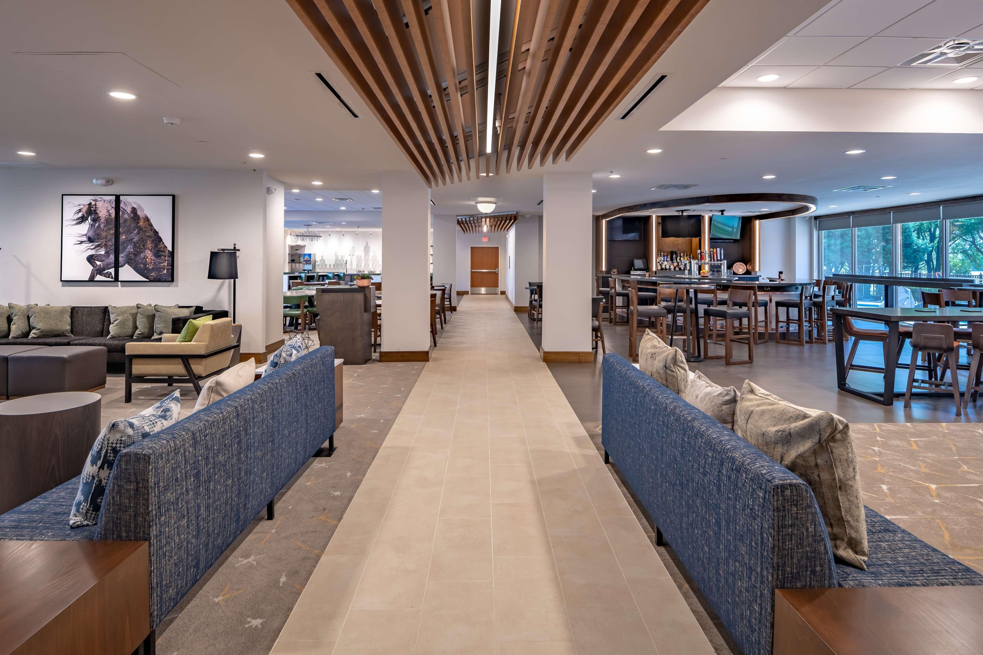Doubletree By Hilton Dallas-Farmers Branch Eksteriør billede