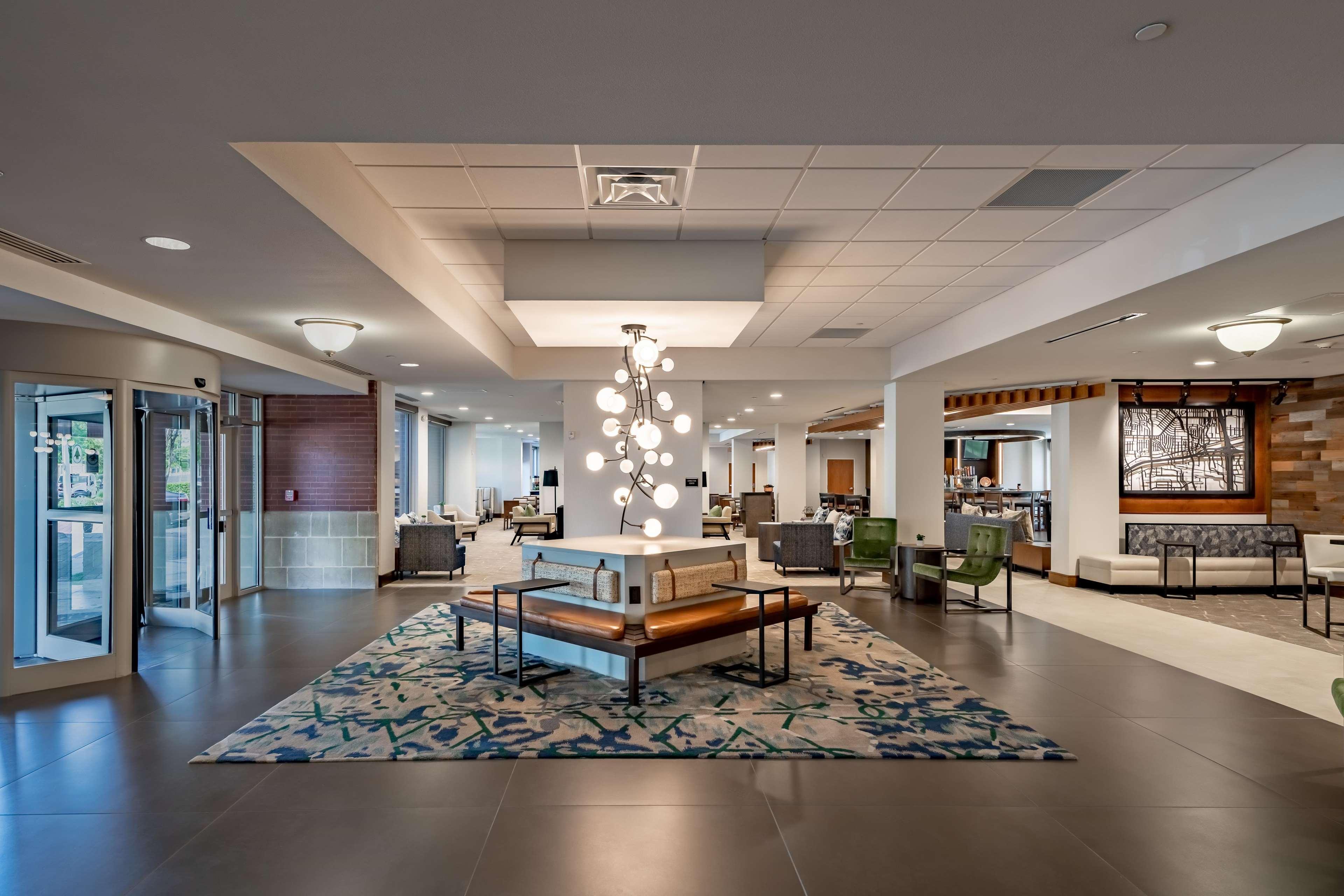 Doubletree By Hilton Dallas-Farmers Branch Eksteriør billede