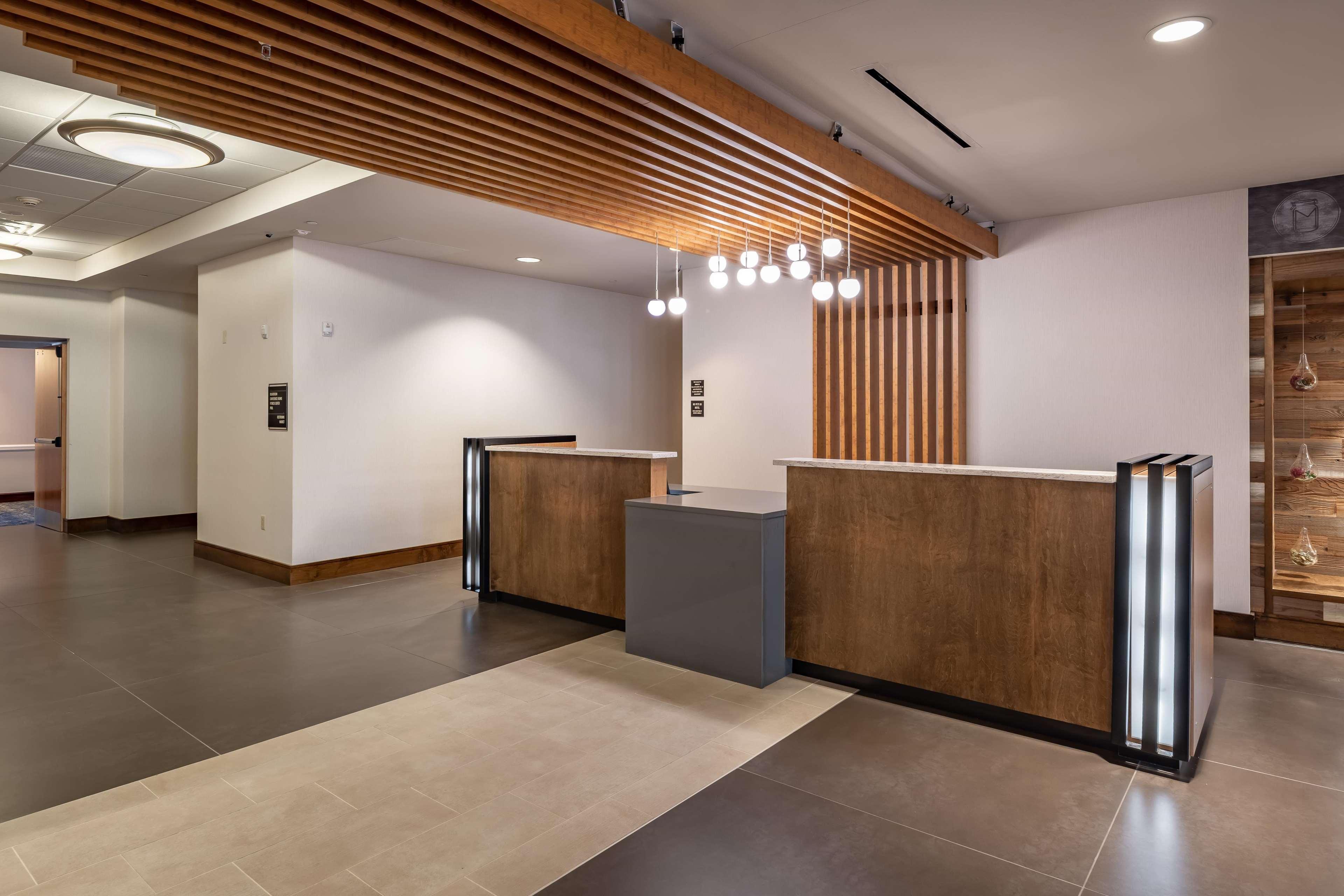 Doubletree By Hilton Dallas-Farmers Branch Eksteriør billede
