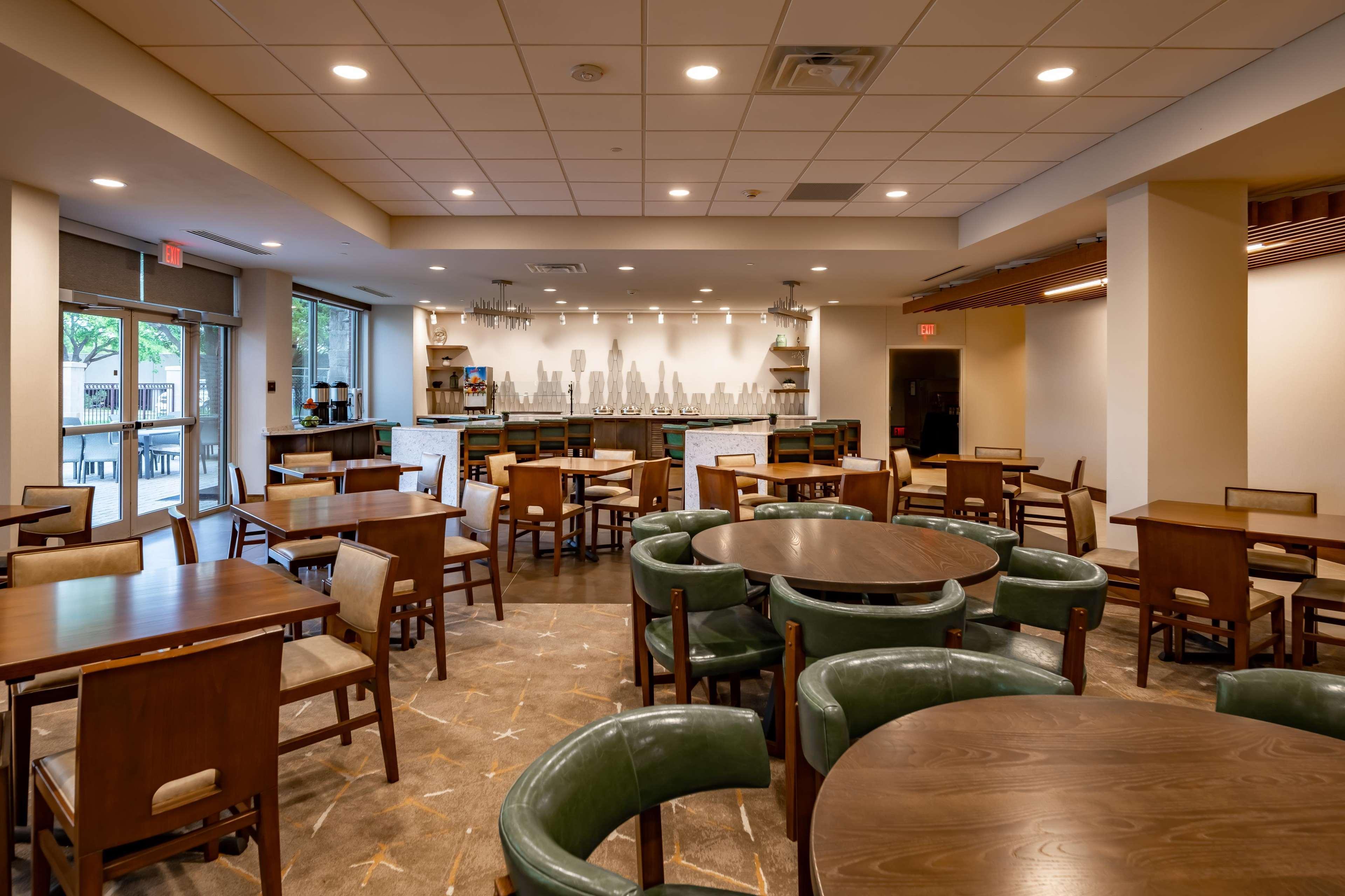 Doubletree By Hilton Dallas-Farmers Branch Eksteriør billede