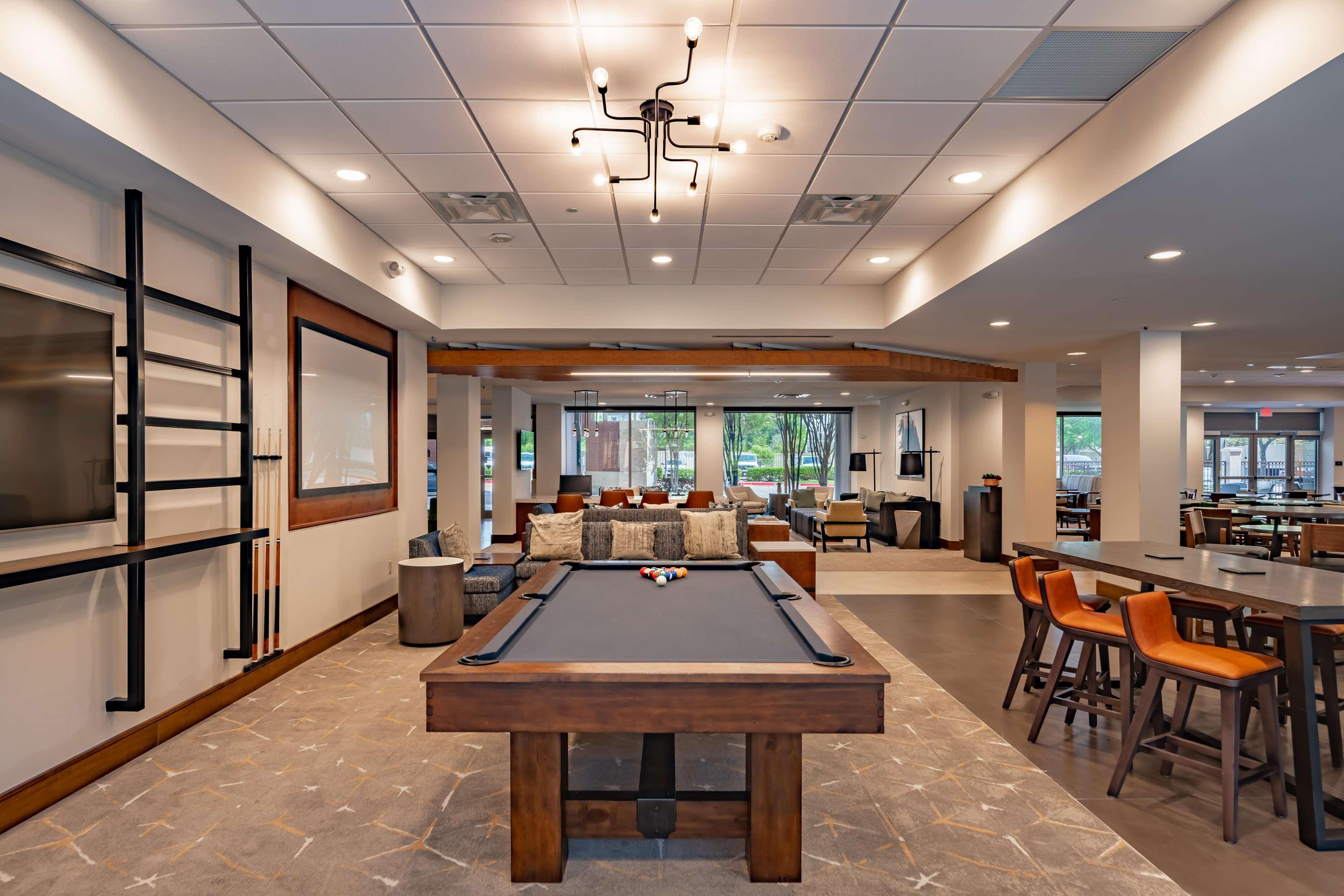 Doubletree By Hilton Dallas-Farmers Branch Eksteriør billede