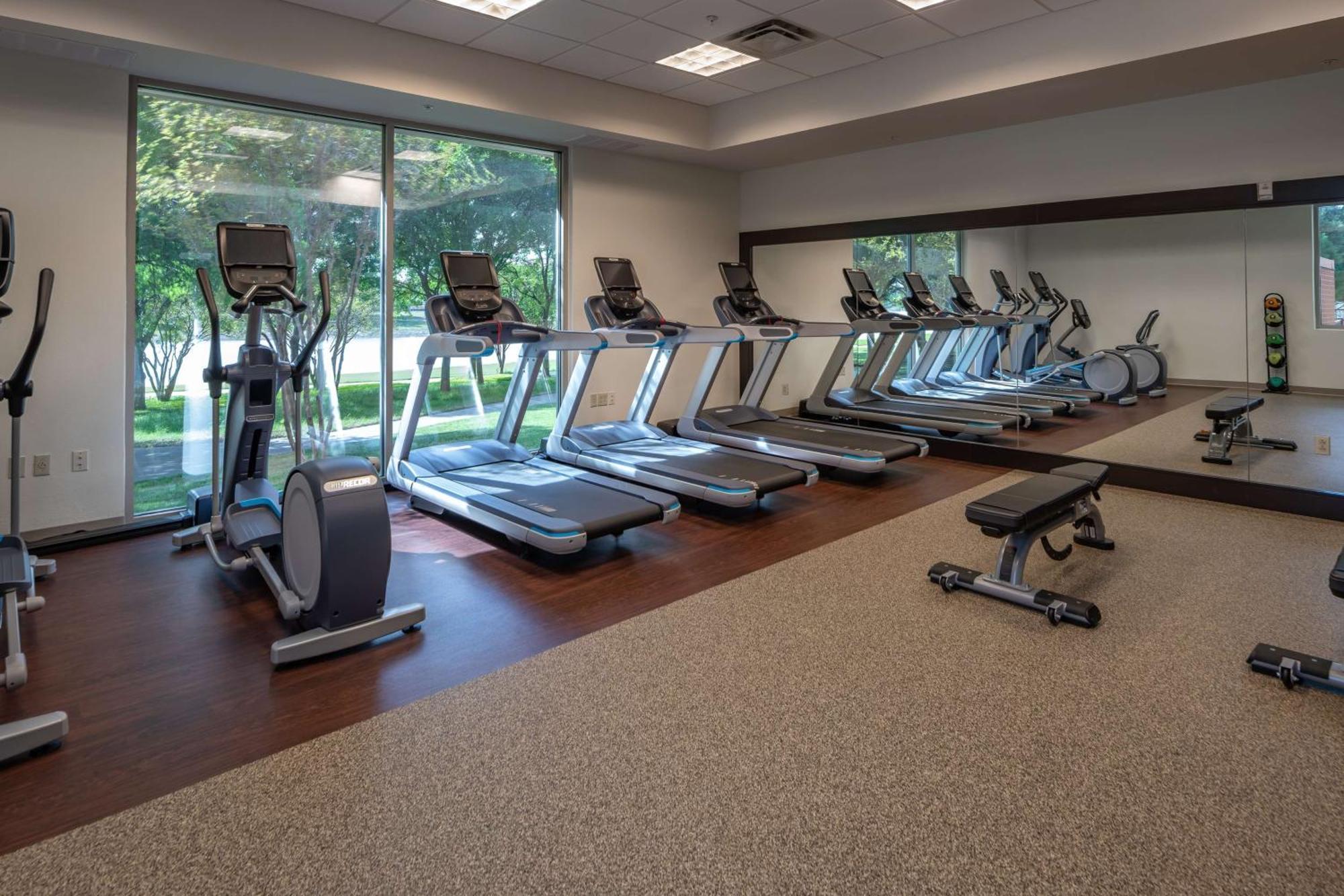 Doubletree By Hilton Dallas-Farmers Branch Eksteriør billede