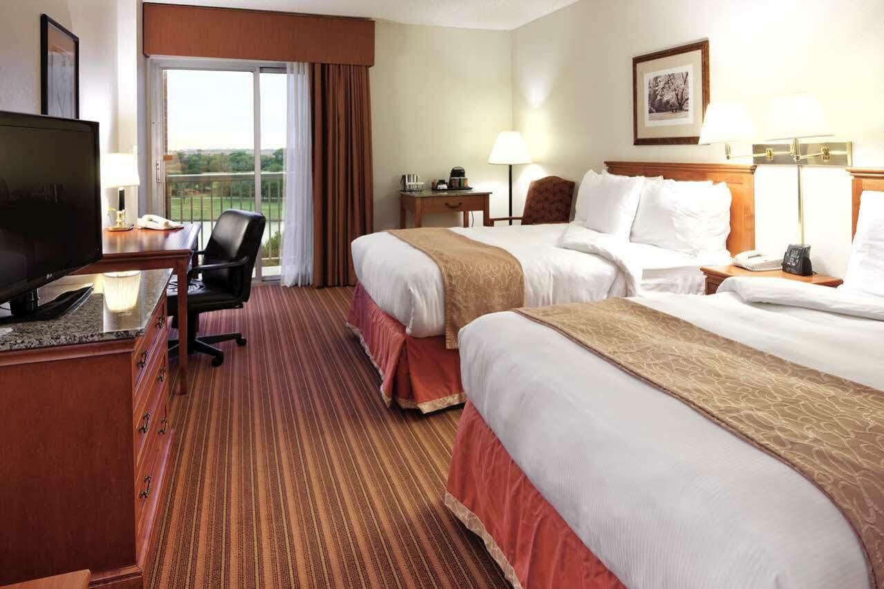 Doubletree By Hilton Dallas-Farmers Branch Eksteriør billede
